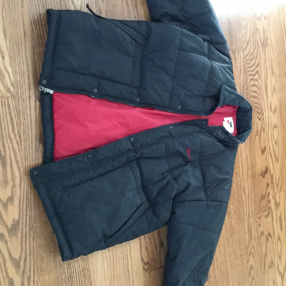 Nike Men’s Black w/ red lining winter coat